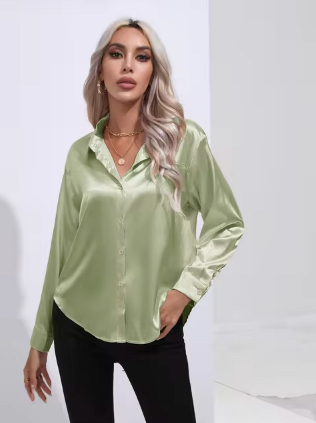 Satinbluse mit langen Ärmeln