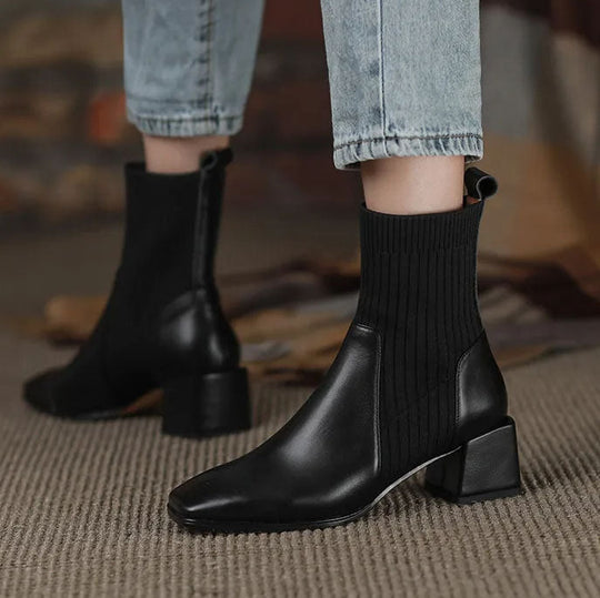 R&B | Stiefel mit Quadratischer Zehenpartie und Elastischen Stricksocken