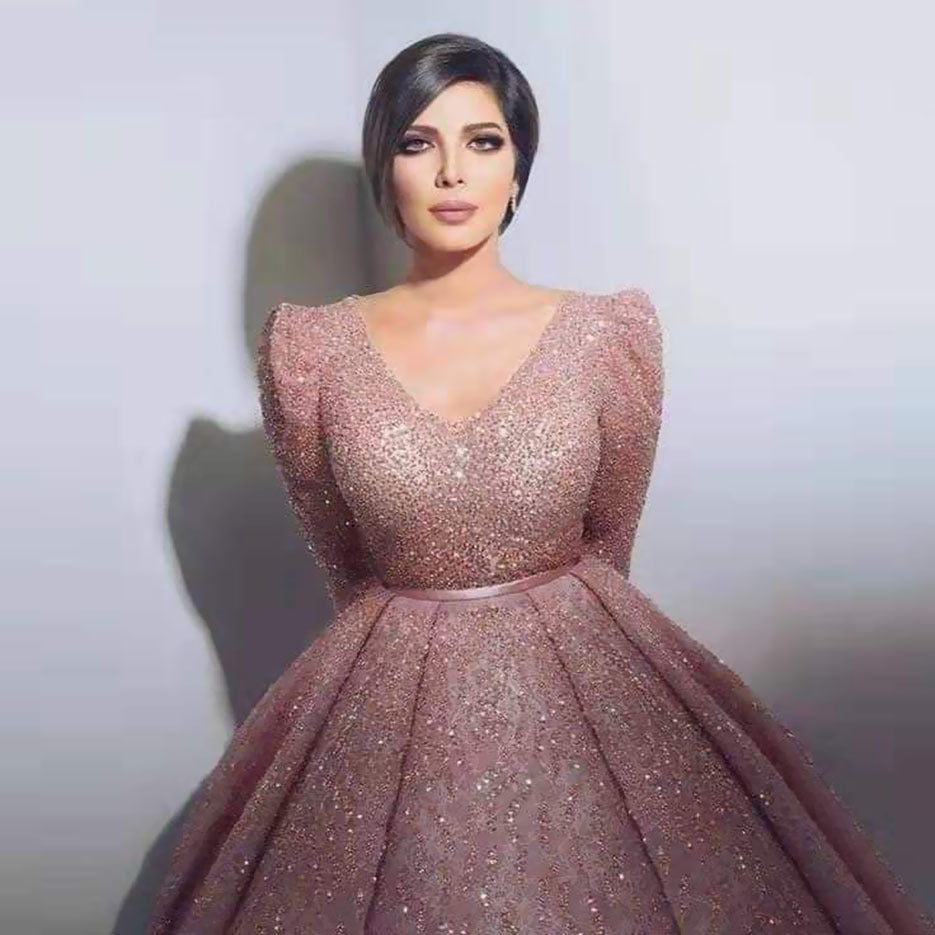 Damen Glamouröses Abendkleid mit funkelnden Applikationen und schwingendem Rock R&B