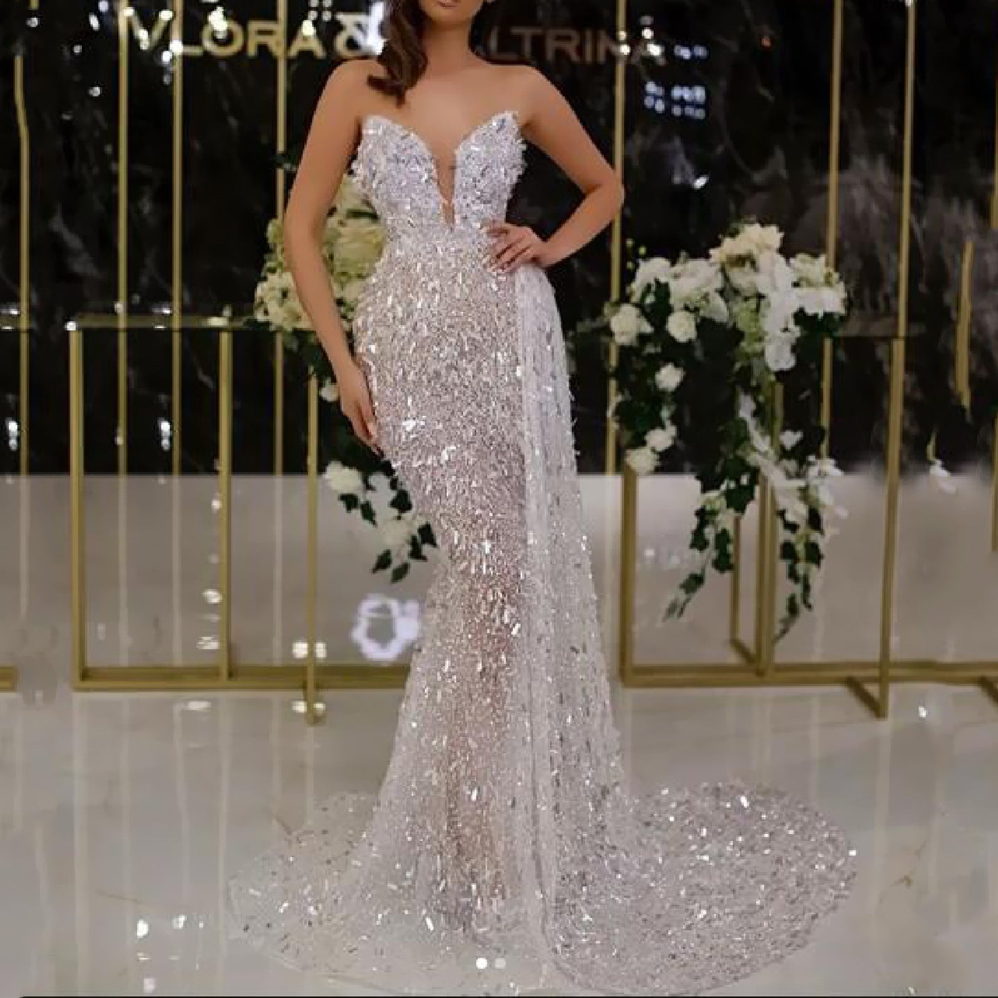 Damen Glamouröses Abendkleid mit schimmernden Pailletten und transparentem Rock R&B