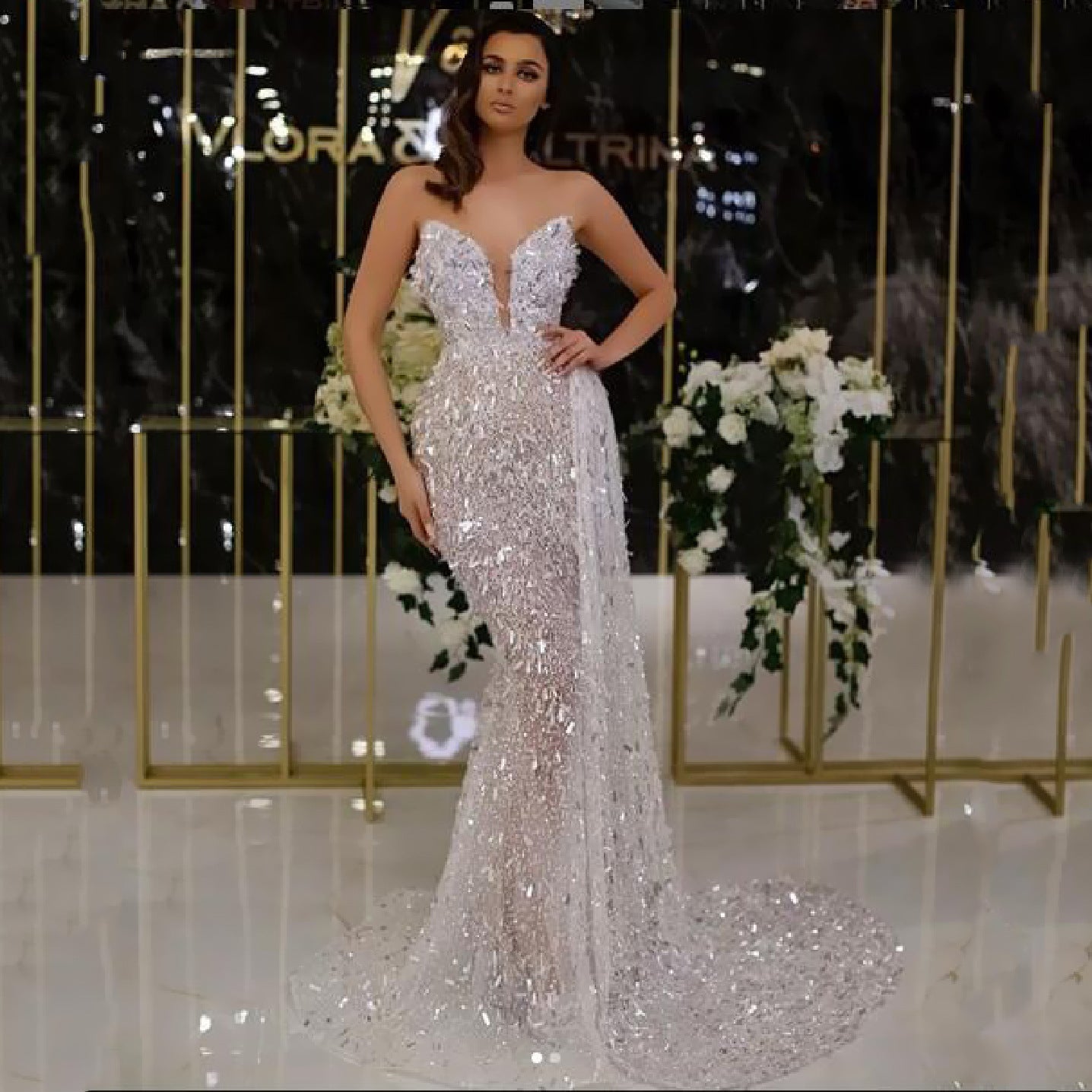 Damen Glamouröses Abendkleid mit schimmernden Pailletten und transparentem Rock R&B