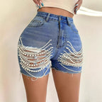 R&B | Zerrissene Denim-Shorts mit hoher Taille und handgefertigter Perlenkette für Damen
