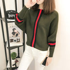 Damen sportlicher Strickpullover mit breiten Ärmeln und kreativen Streifen