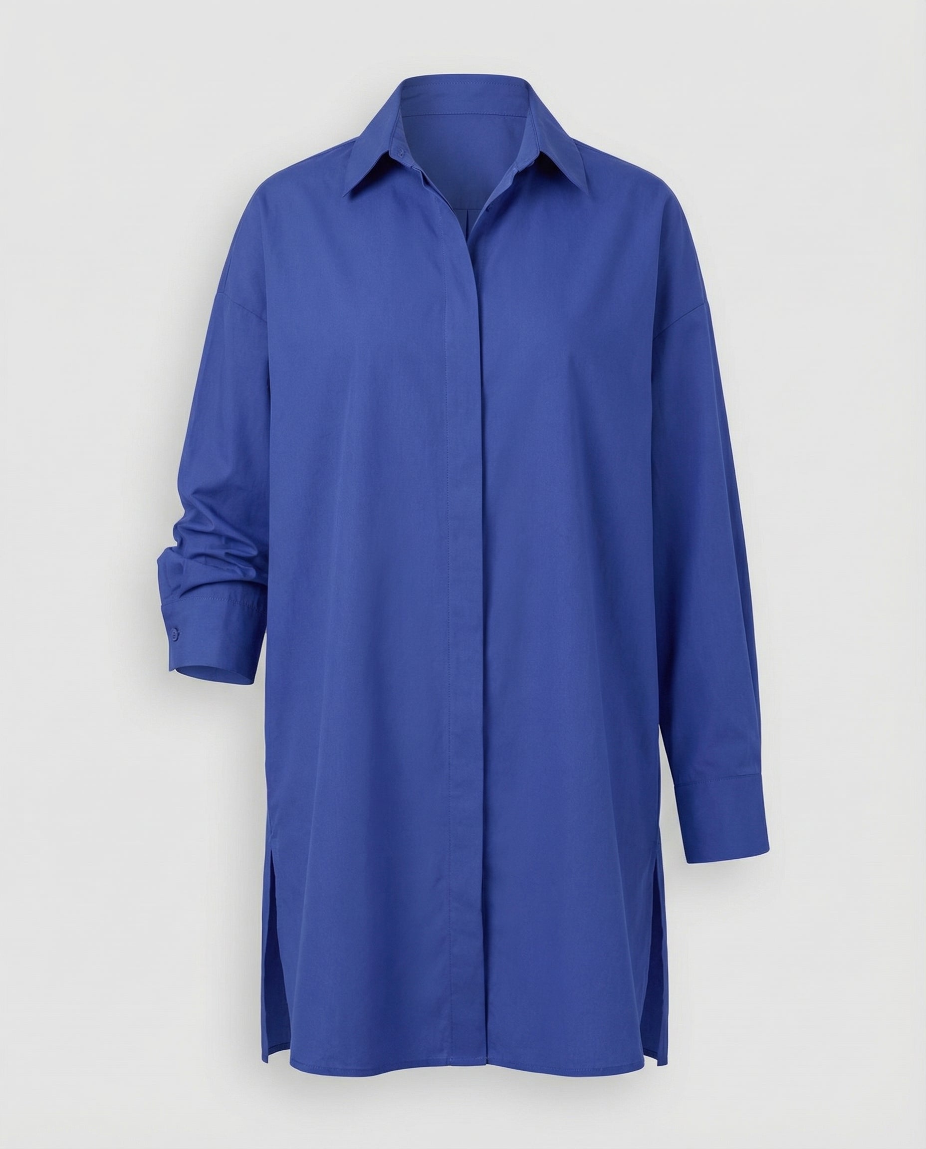 Stylisches Oversize-Shirt mit hochgekrempelten Ärmeln