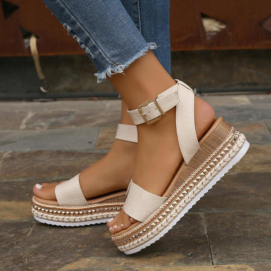 R&B | Sommer Sandalen mit Schnallenriemen und Plateau