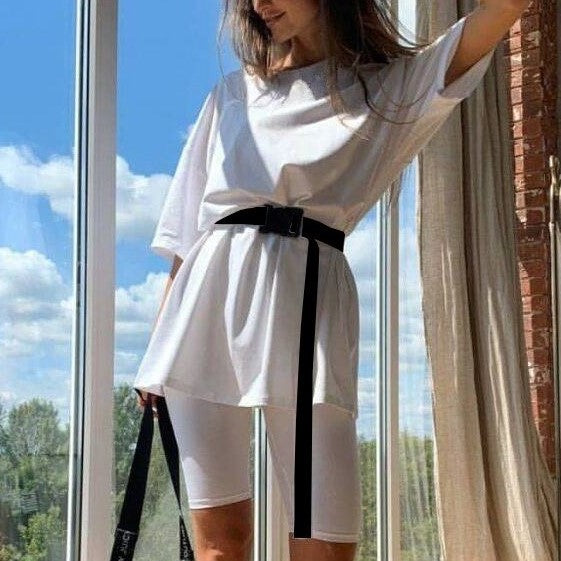 Damen Sportliches Zweiteiliges Set mit T-Shirt und Shorts R&B
