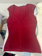 Damen figurformendes Top mit R&Brnem V-Ausschnitt und hochwertigem Material R&B