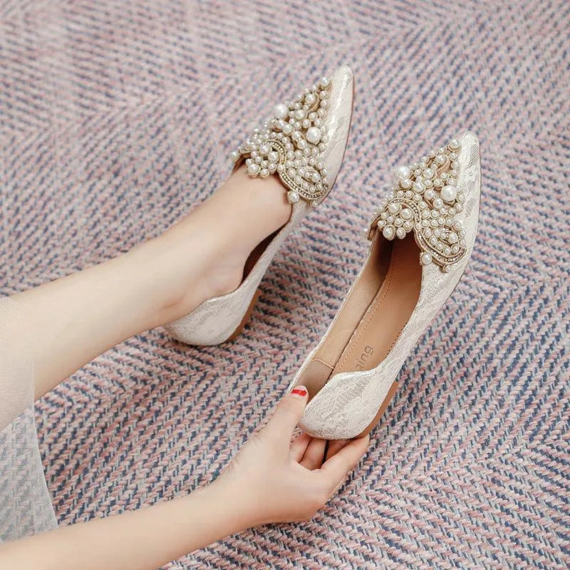 R&B | Elegante Ballerina mit Perlen