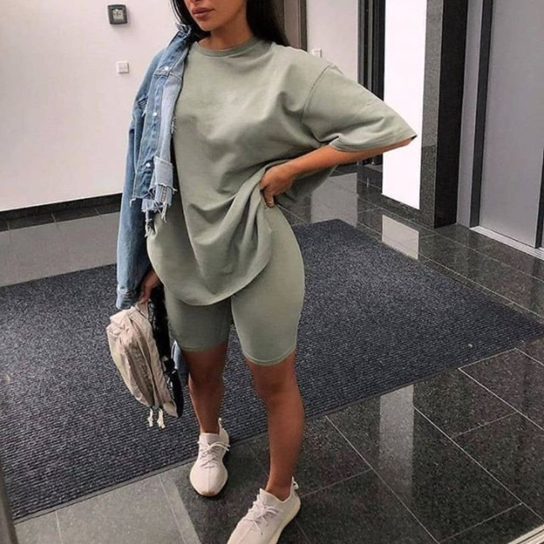 Damen Sportliches Zweiteiliges Set mit T-Shirt und Shorts R&B