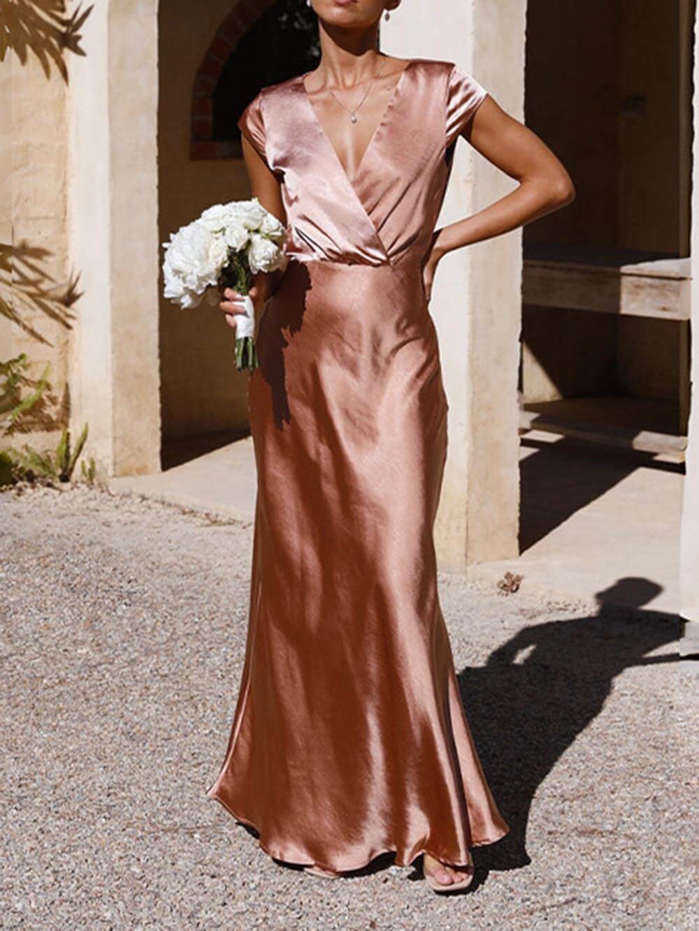 R&B | Satiniertes Fishtail Maxikleid mit V-Ausschnitt für Damen