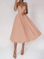 R&B | Grace Das Elegante Trägerkleid mit V-Ausschnitt