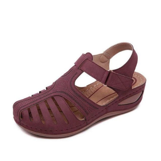 Ausgeschnittene Leder-Sandalen mit Knöchelriemen R&B R&B