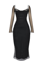 R&B | Elegantes Maxikleid mit tiefem Ausschnitt und langen Ärmeln
