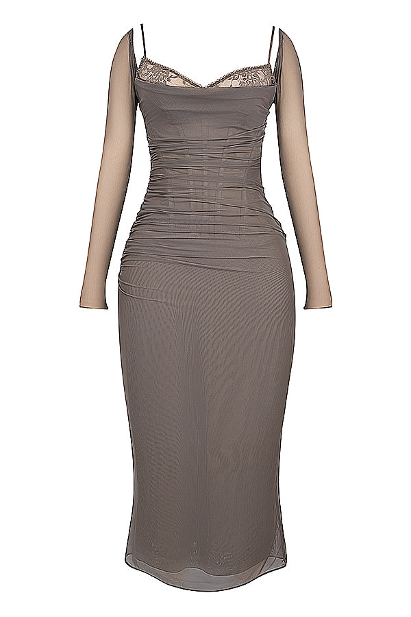 R&B | Elegantes Maxikleid mit tiefem Ausschnitt und langen Ärmeln