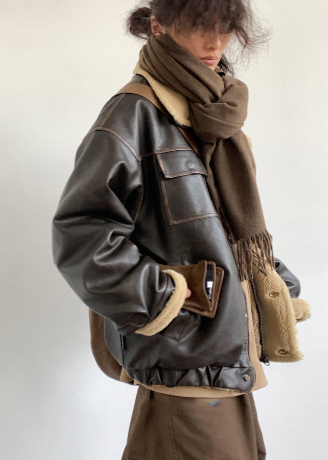 R&B | Inspirierte Lammfleece gefütterte Lederjacke – Unisex-Stil