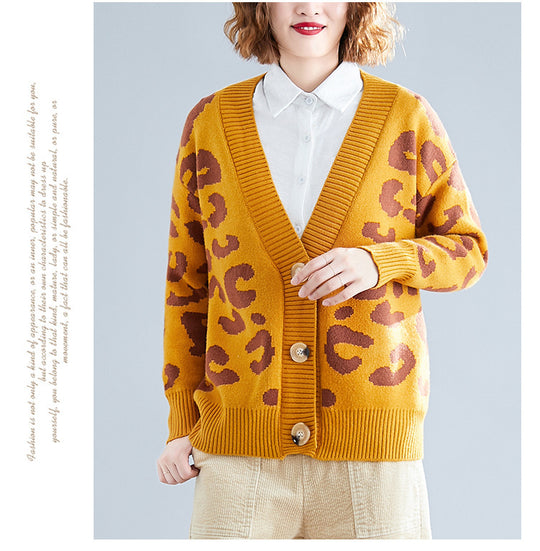 Damen Strickjacke mit modernem Leopardenmuster und praktischen Knöpfen R&B