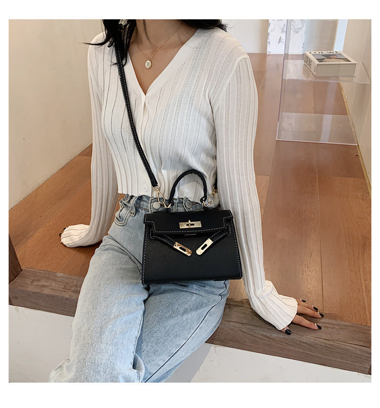 R&B | Eine Seitliche Schultertasche Im Western-Stil