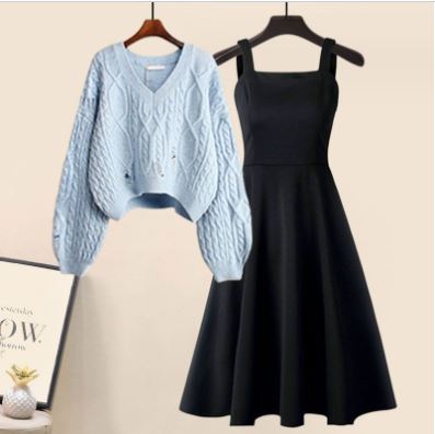 R&B | Zweiteiliges Satz Bestehend Aus Einem Hochwertigen Cross Strickpullover und Einem Eleganten Kleid
