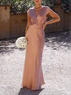R&B | Satiniertes Fishtail Maxikleid mit V-Ausschnitt für Damen