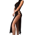 Maxikleid mit Nackenträgern und Schnürdetails an der Seite