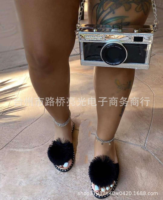 Damen nan Pompon-Pantolette mit softem Kunstfellball, Nietenrand und rutschfester Laufsohle R&B