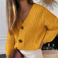 Damen Strickjacke mit traumhaftem Kabelmuster und eleganten Knopfdetails