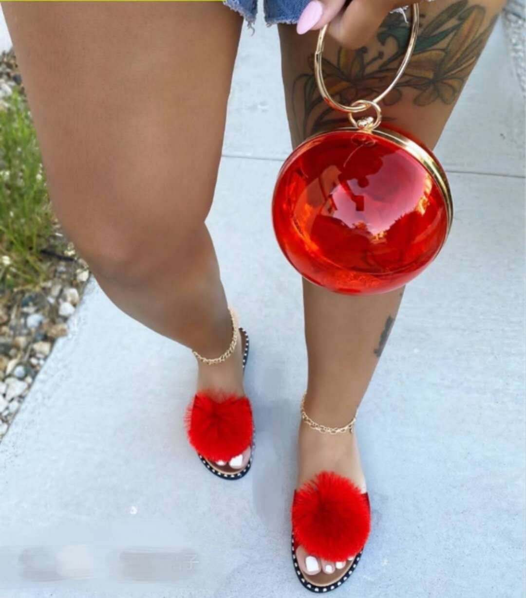 Damen nan Pompon-Pantolette mit softem Kunstfellball, Nietenrand und rutschfester Laufsohle R&B