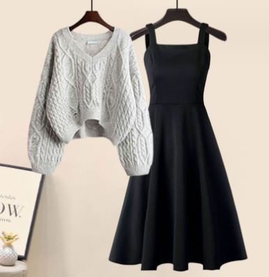 R&B | Zweiteiliges Satz Bestehend Aus Einem Hochwertigen Cross Strickpullover und Einem Eleganten Kleid