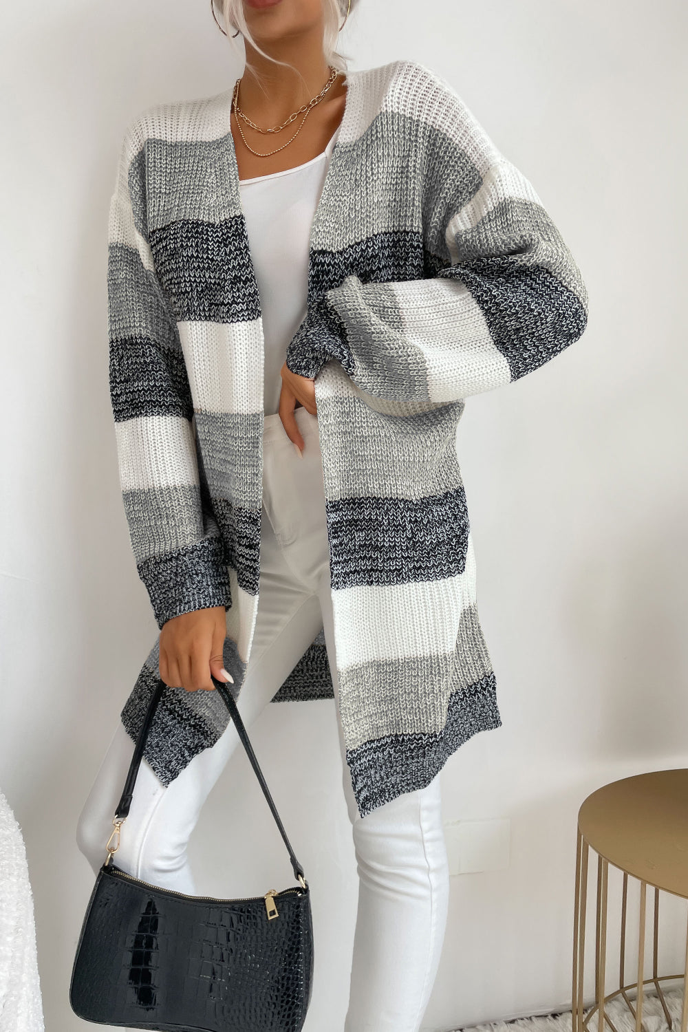 R&B | Einfache und Stilvolle Strickjacke