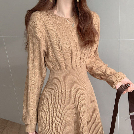 Damen Strickkleid mit strukturiertem Zopfmuster und femininer Silhouette R&B