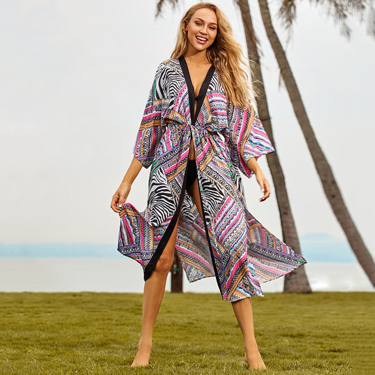 Damen Strandkimono mit buntem geometrischen Design und elegantem Schnitt Heidi Mode
