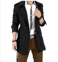 Herren eleganter Trenchcoat mit praktischen Knopfdetails und stilvollen Taschen
