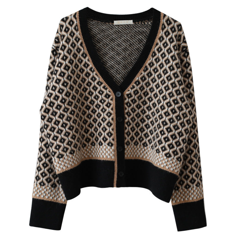 Damen Gemusterte Strickjacke mit innovativem Zopfmuster und oversized Schnitt R&B