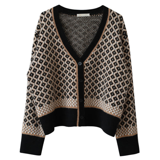 Damen Gemusterte Strickjacke mit innovativem Zopfmuster und oversized Schnitt R&B