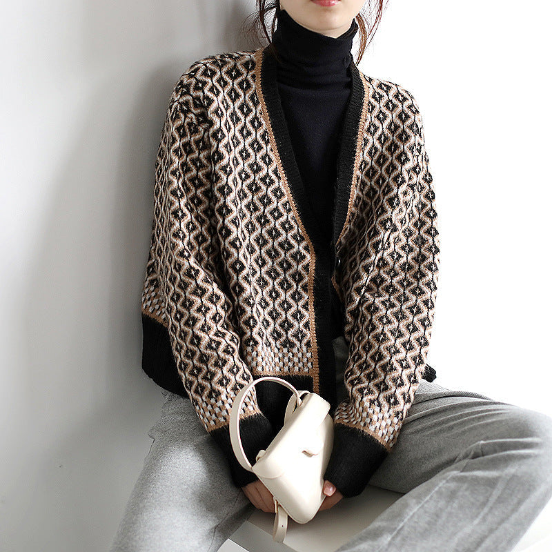 Damen Gemusterte Strickjacke mit innovativem Zopfmuster und oversized Schnitt