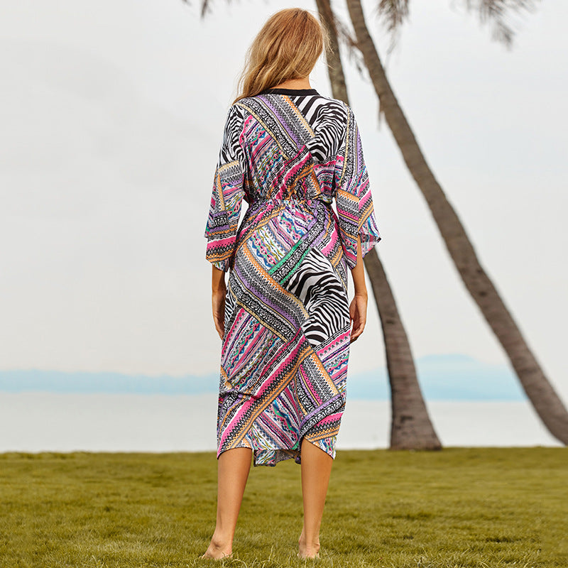 Damen Strandkimono mit buntem geometrischen Design und elegantem Schnitt Heidi Mode