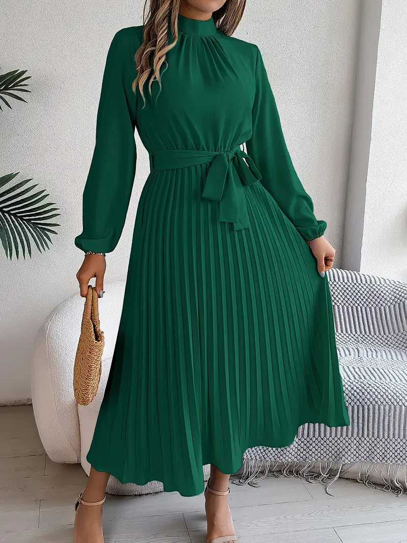 R&B | Schlichtes Kleid mit Stehkragen und Plissiertem Gürtel