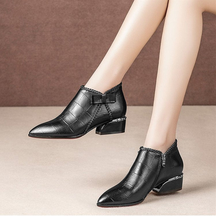 Damen elegante Ankle-Boots mit geflochtenem Detail und modischem Absatz R&B