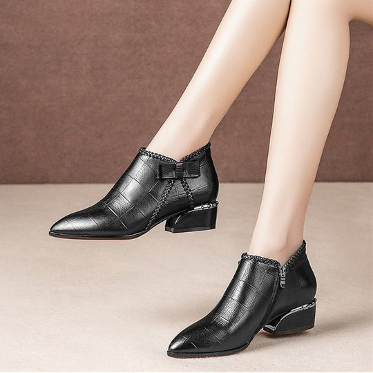 Damen elegante Ankle-Boots mit geflochtenem Detail und modischem Absatz R&B