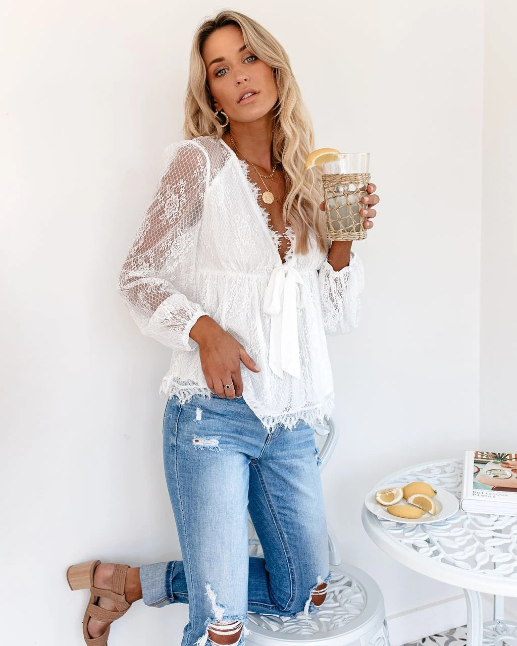 Damen Spitzenbluse mit tiefem V-Ausschnitt und Rüschendetails R&B