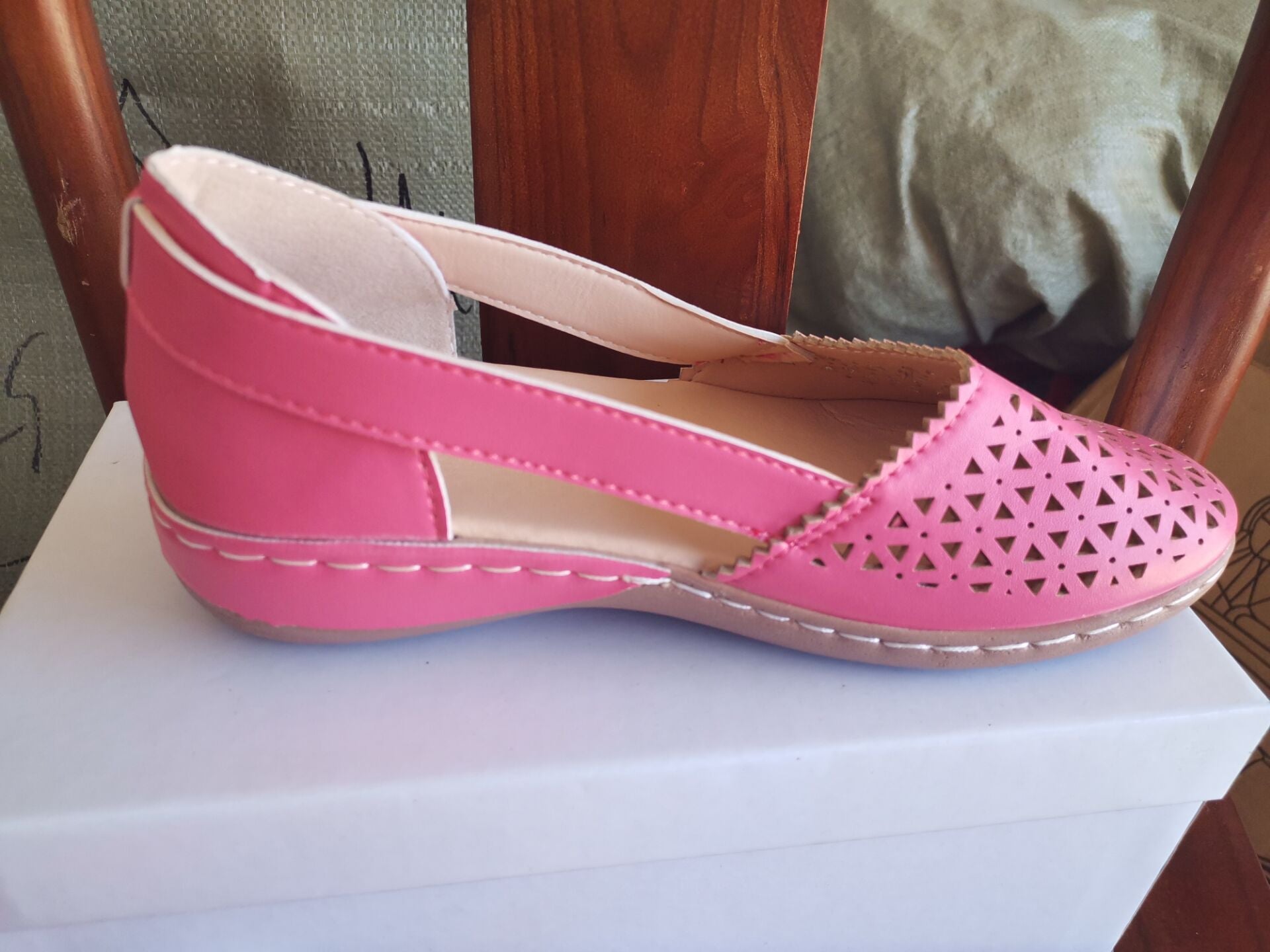 Damen Komfortable und luftige Riemensandalen R&B