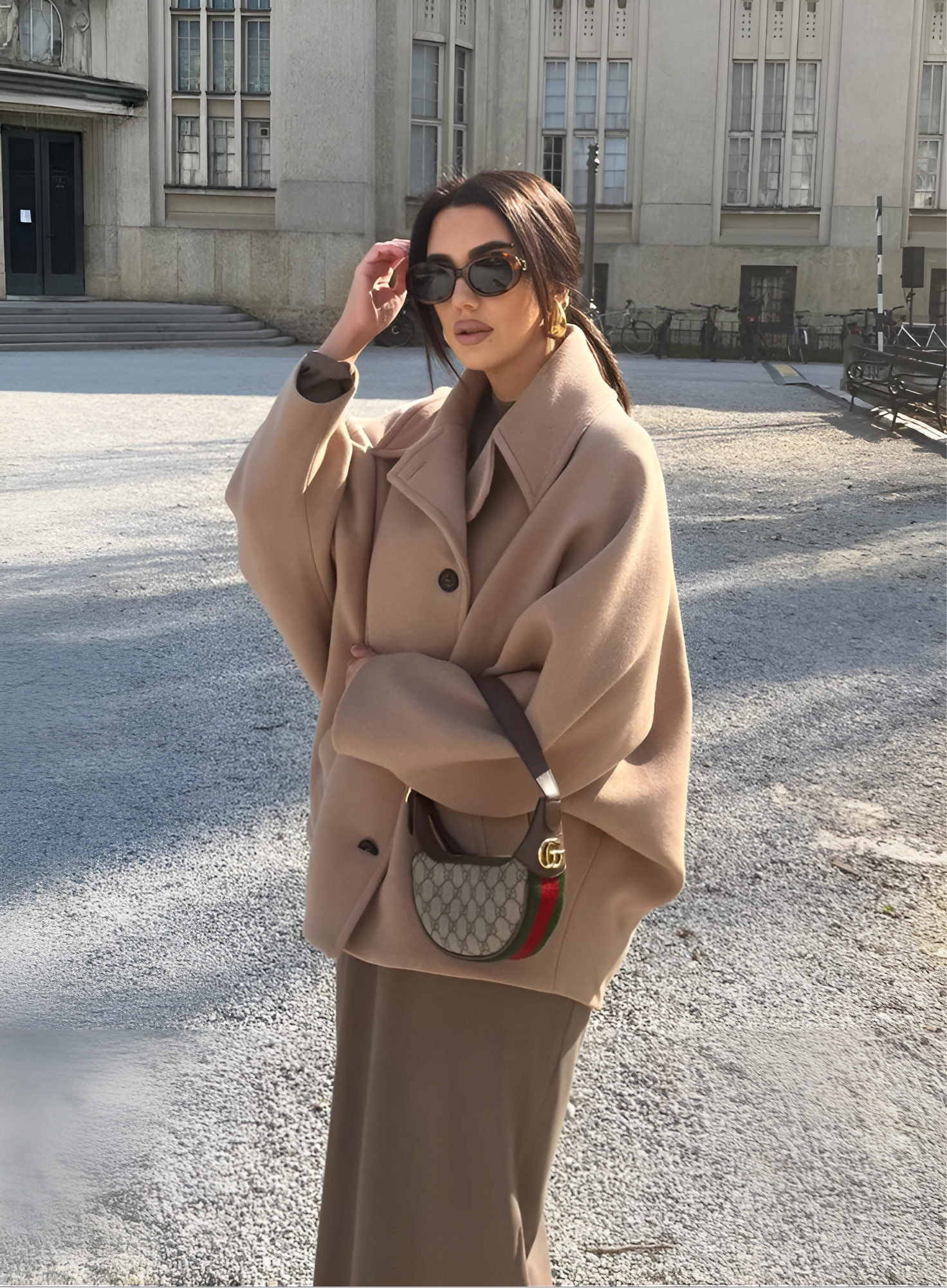 R&B | Elegantes Damen-Cape mit Knöpfen und Wollmischung