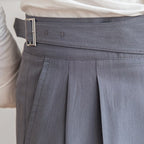 R&B Classic: Stilvolle Hose mit Schnalle