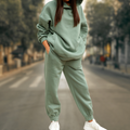 R&B | Stilvolle und Trendige Hoodie- und Hosenanzug