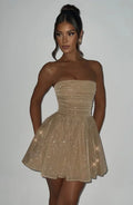Trendiges goldkleid mit glitzer