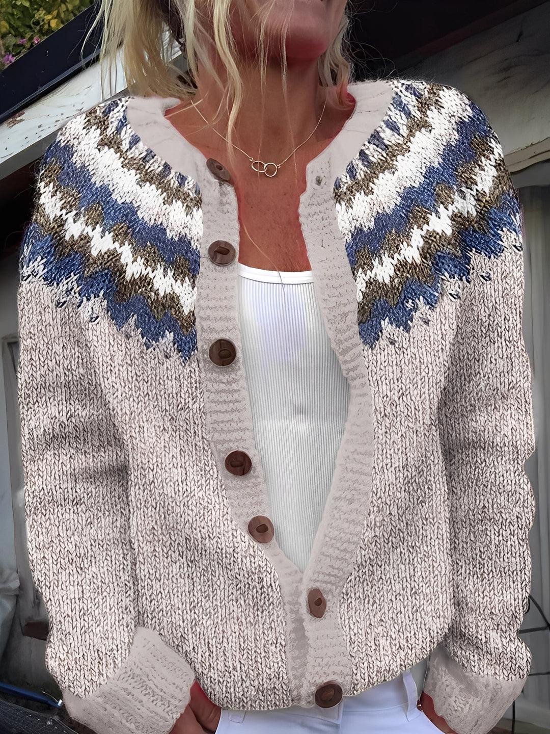 R&B | Elegante Damenstrickjacke mit Knöpfen