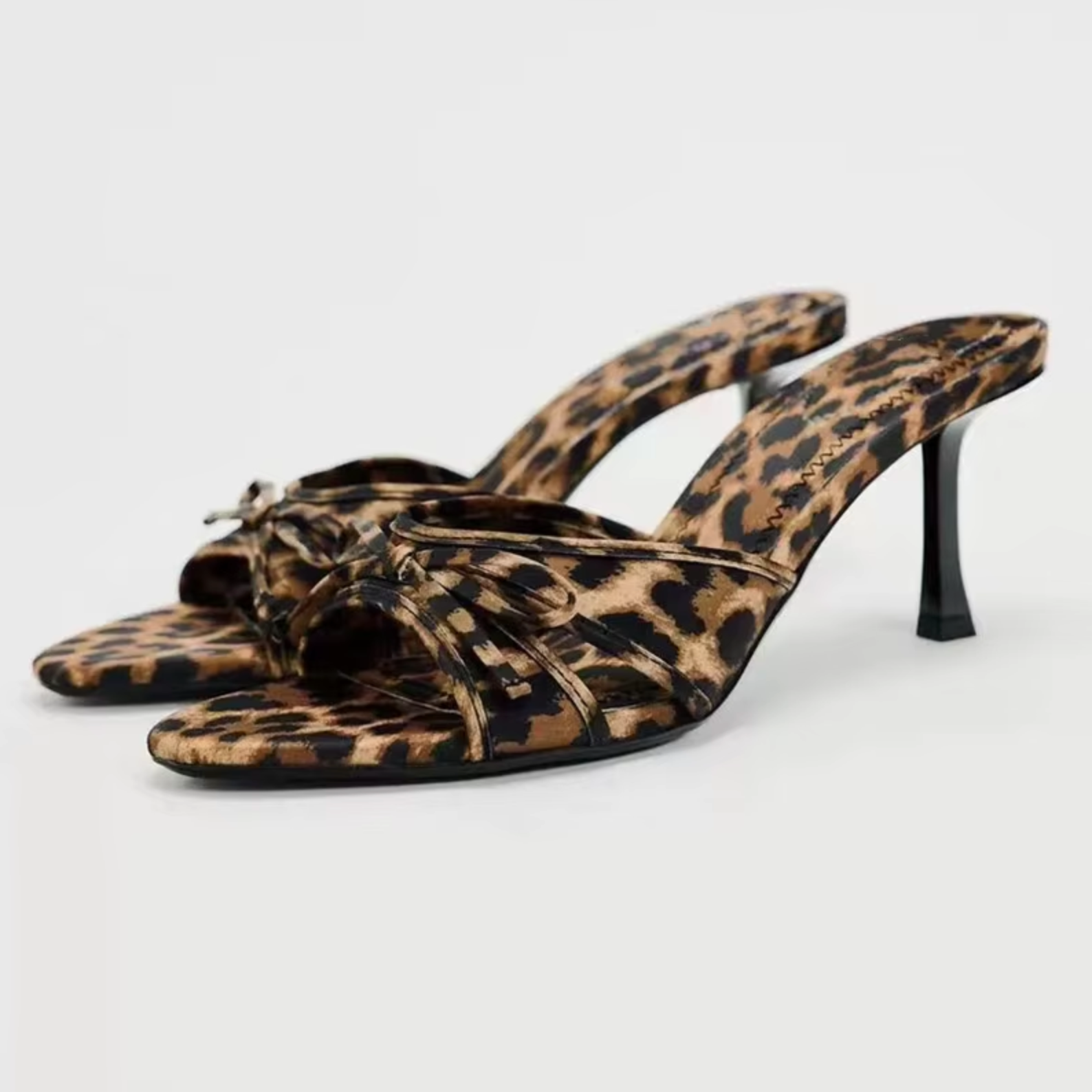 R&B | High-Heeled Slippers mit Leopardenmuster