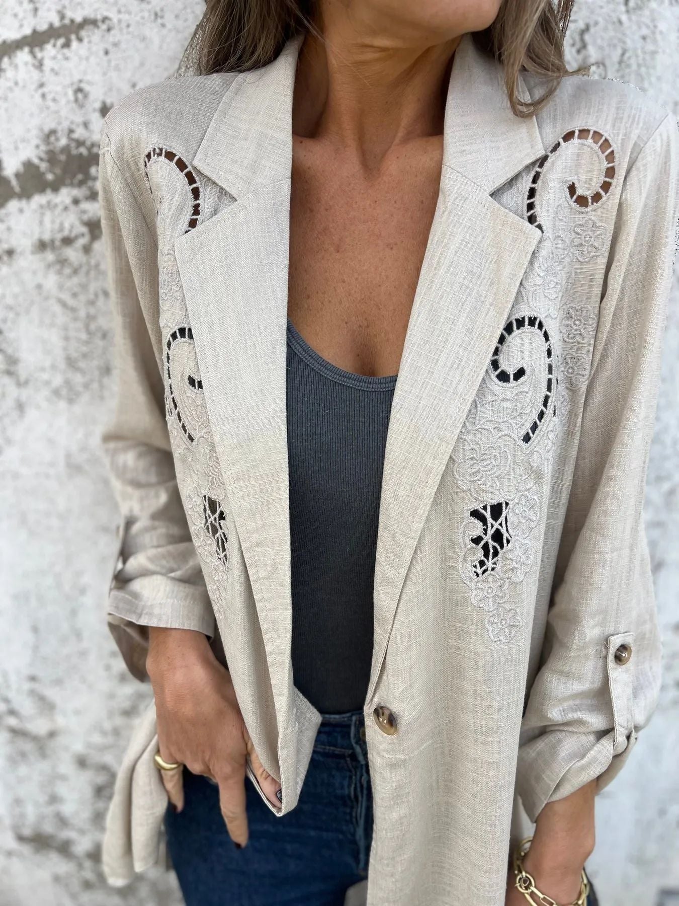 R&B | Blazer mit Stickerei und Ausschnitten Klassischer Schnitt Raffiniert und Einzigartig