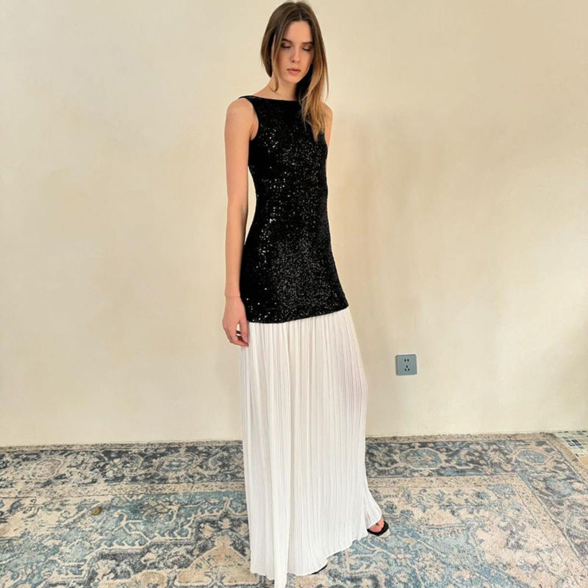 R&B | Ärmelloses langes Kleid mit Pailletten und Neckholder