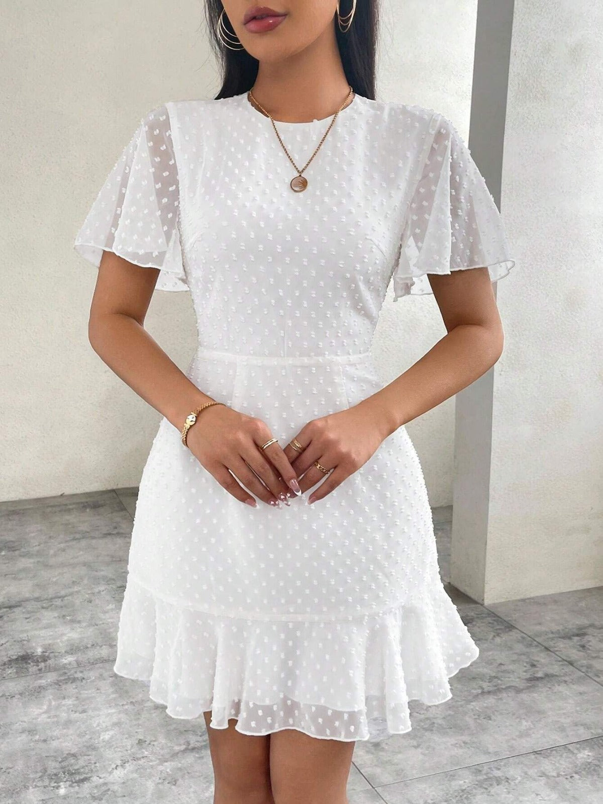 R&B | Dreidimensionales Kleid mit Rüschenrand und Punkten